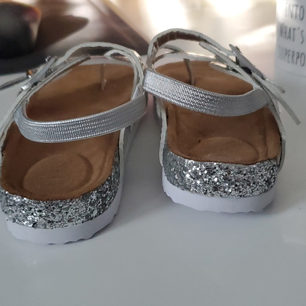 Sandal - Picture 2 of 4